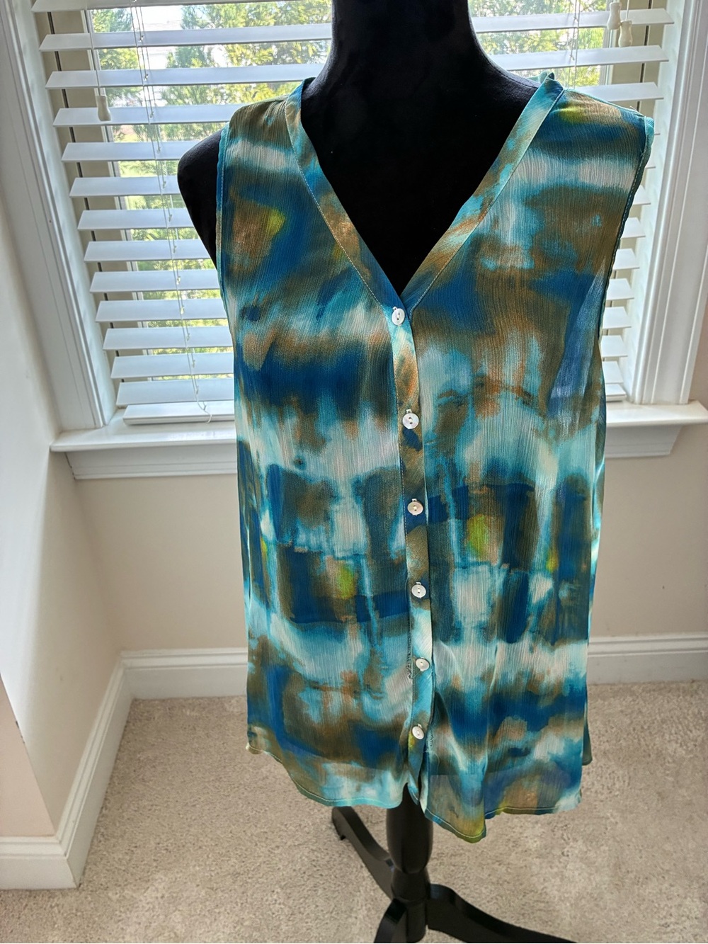 Sleeveless Button-Front Blouse in Blue-Green Tie-Dye